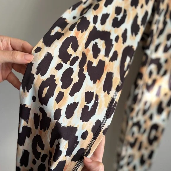 Beach Riot Piper Watercolor Leopard Print Leggings - Picture 3 of 7